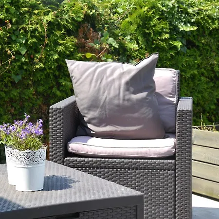 With Private Pool In Blaregnies