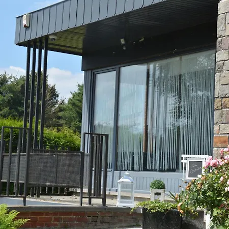 With Private Pool In Blaregnies