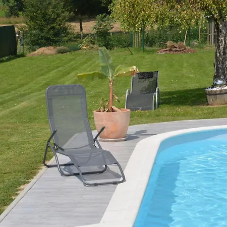 With Private Pool In Blaregnies