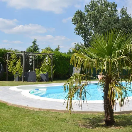 With Private Pool In Villa Blaregnies